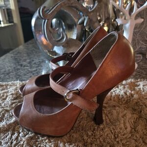 Elegant Brown Peep-Toe Heels